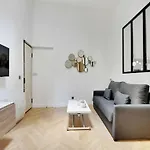 Elegant Flat Near Champs-Elysees